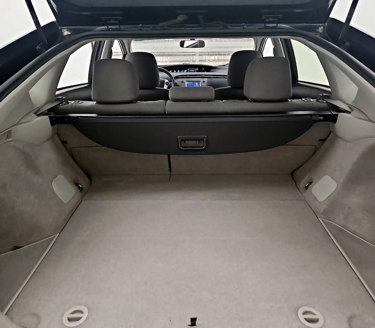 Trunk/Cargo (Seats Up)
