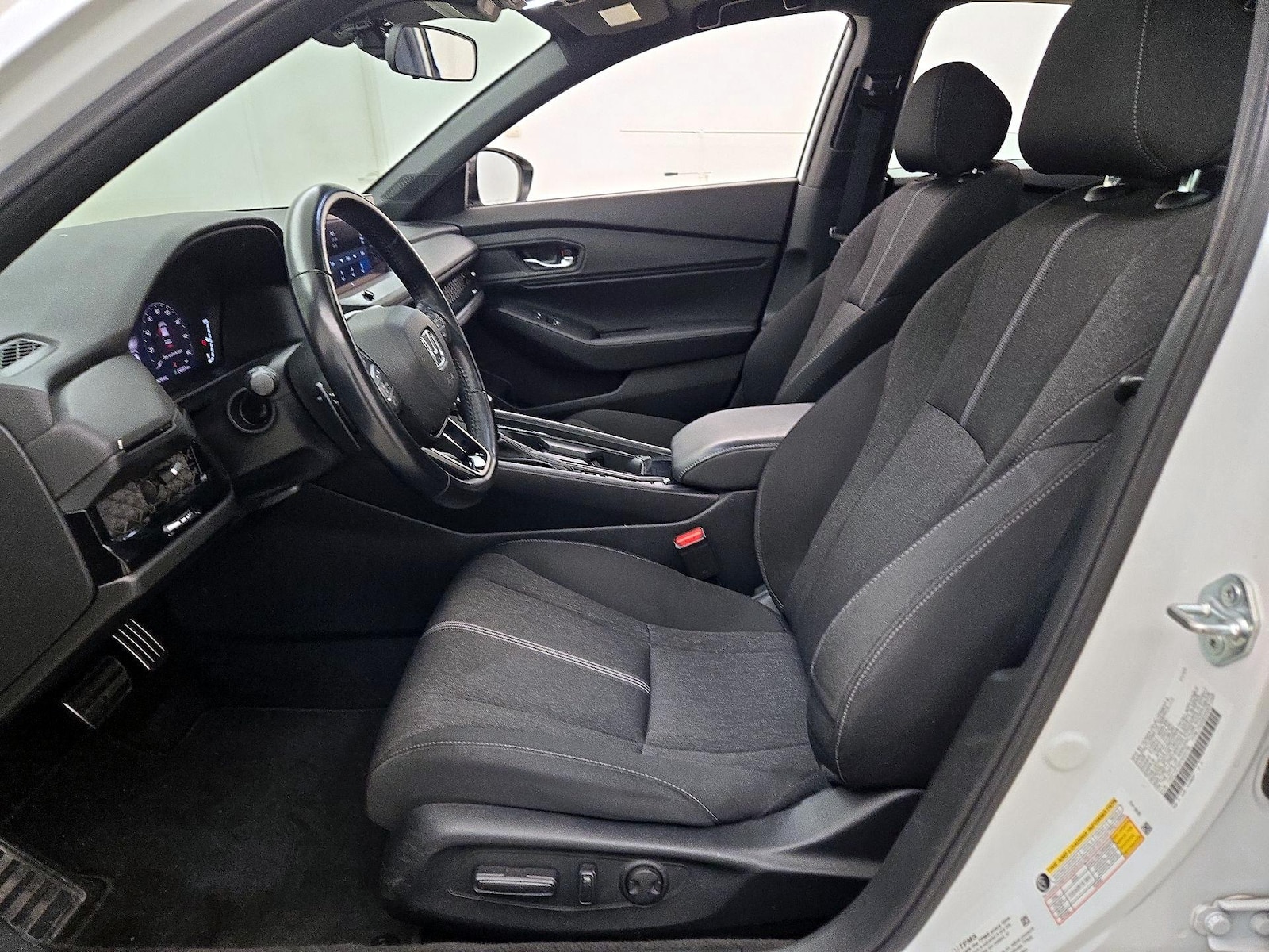Power Seat(s) & Side Airbags