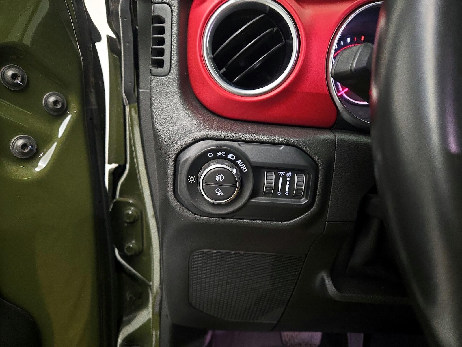 2021 Jeep Gladiator Rubicon - Photo 14