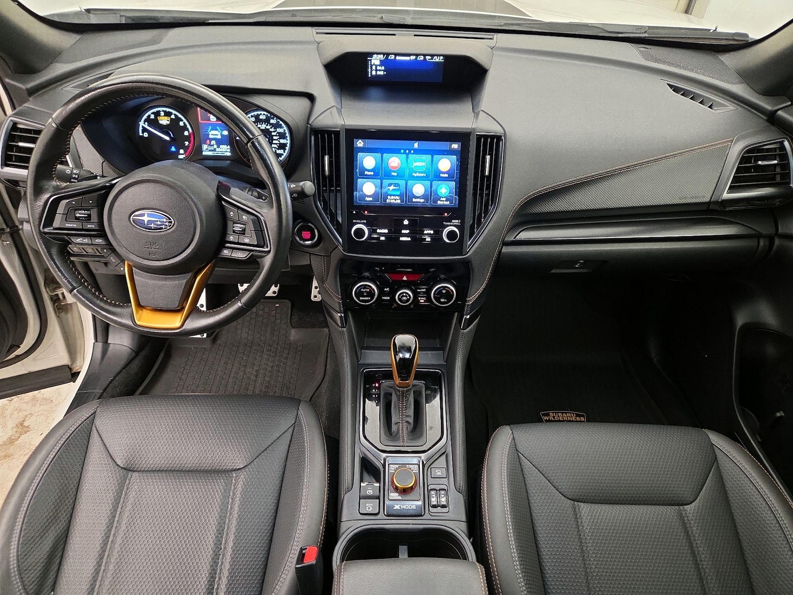 Apple CarPlay® & Android Auto™