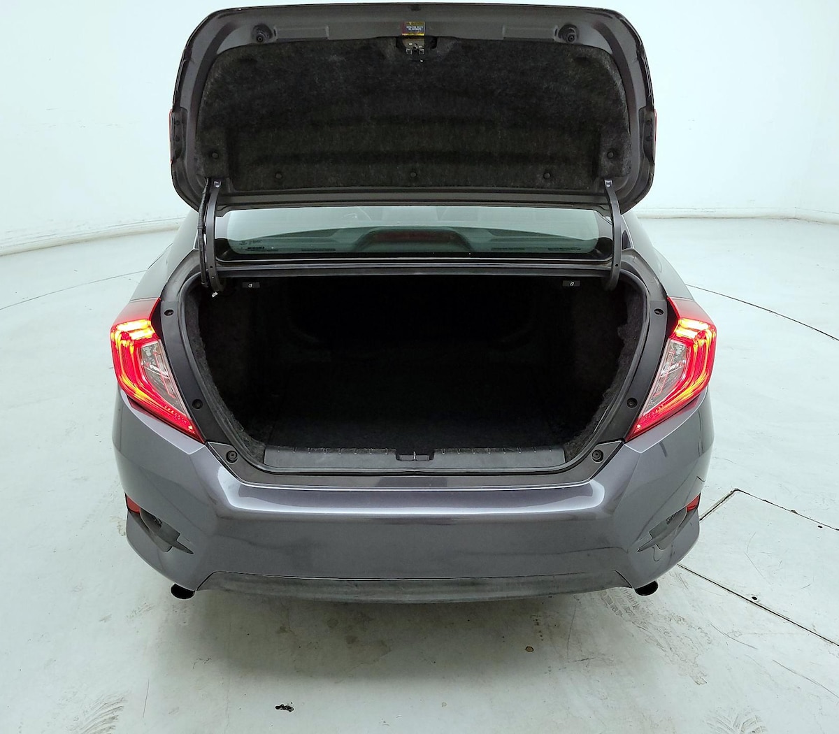 Trunk/Cargo (Seats Up)