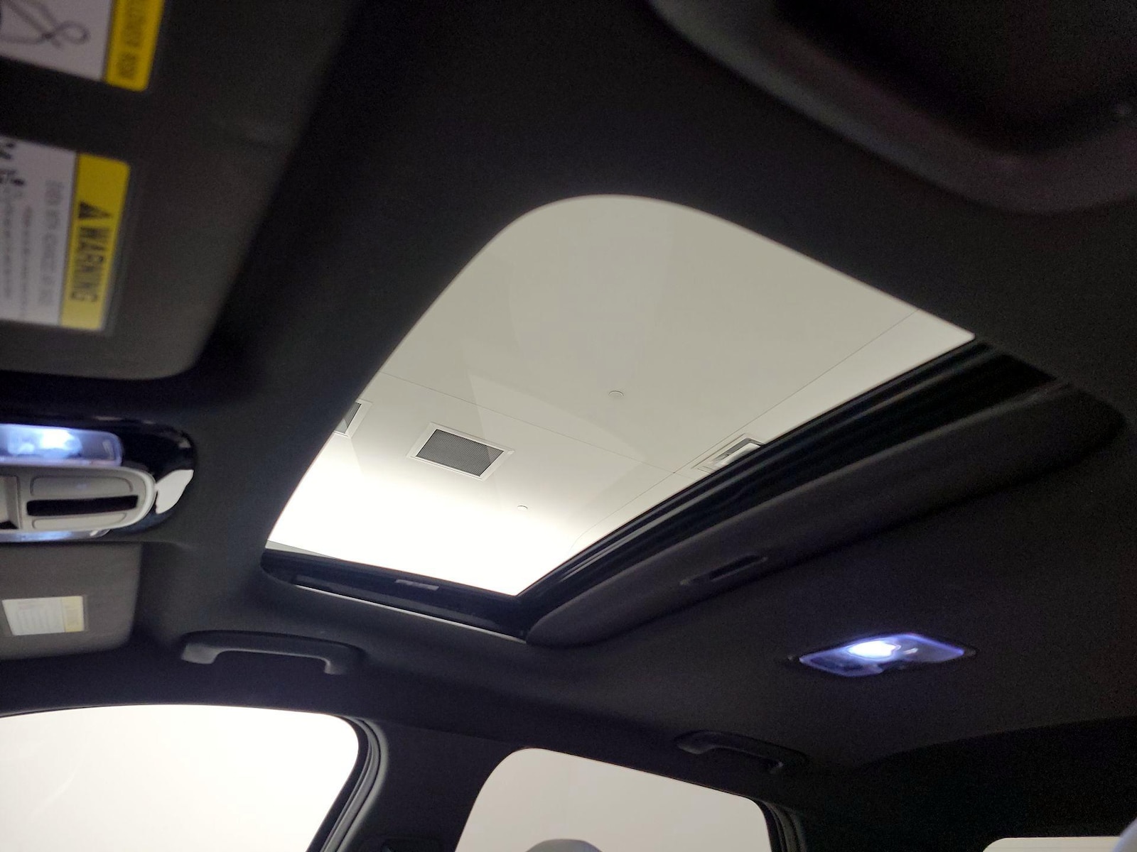 Sunroof(s) & Overhead Airbags