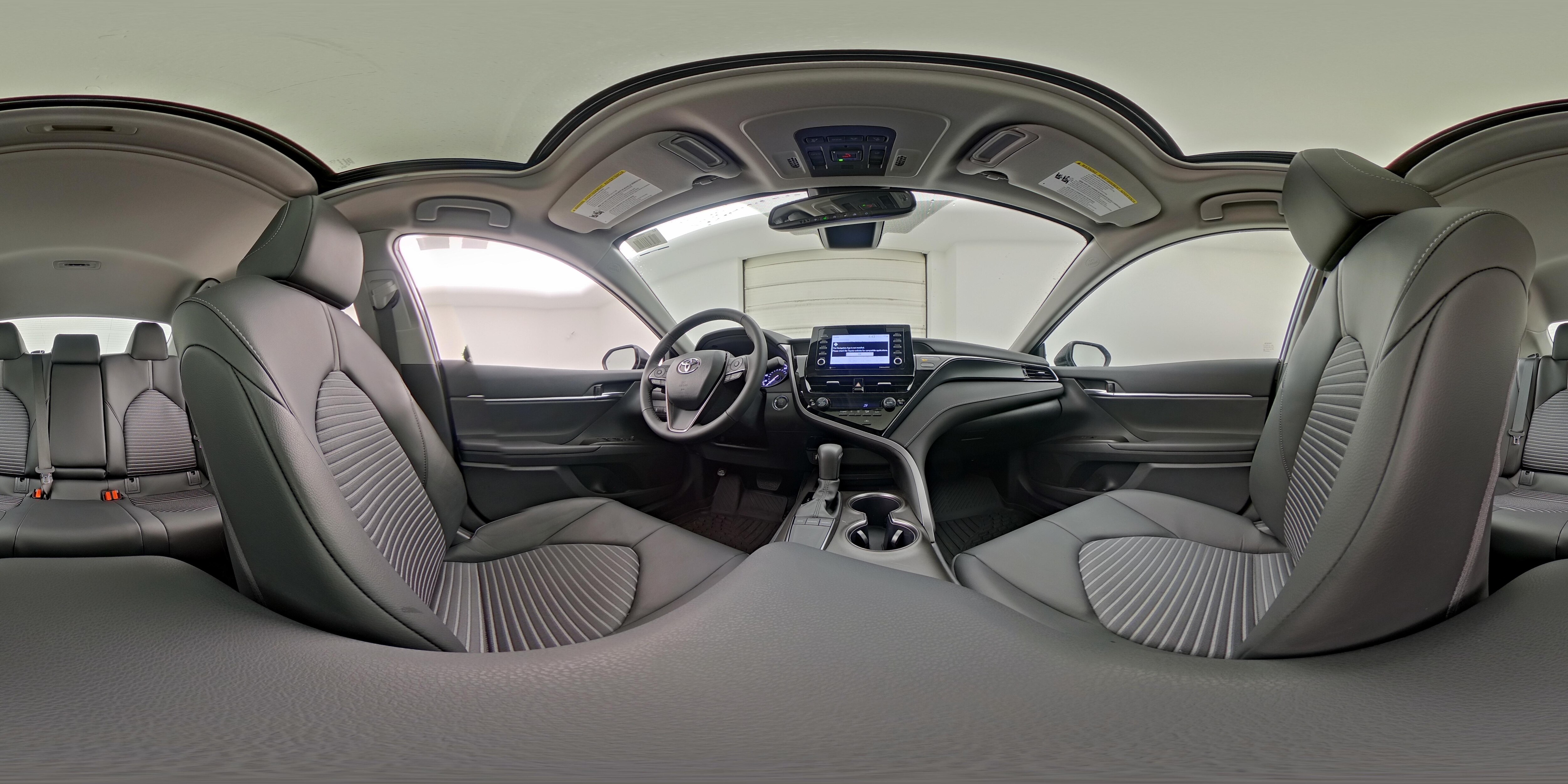 2024 Toyota Camry SE - Photo 25