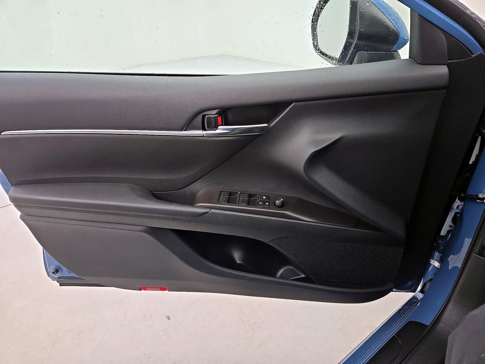 2024 Toyota Camry SE - Photo 13