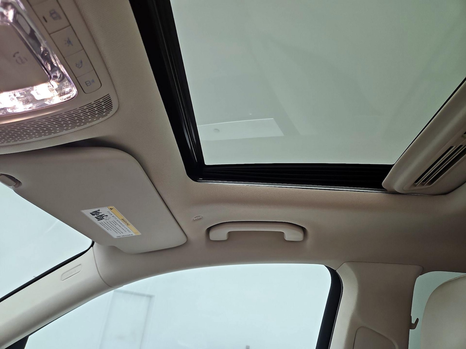 Sunroof(s) & Overhead Airbags