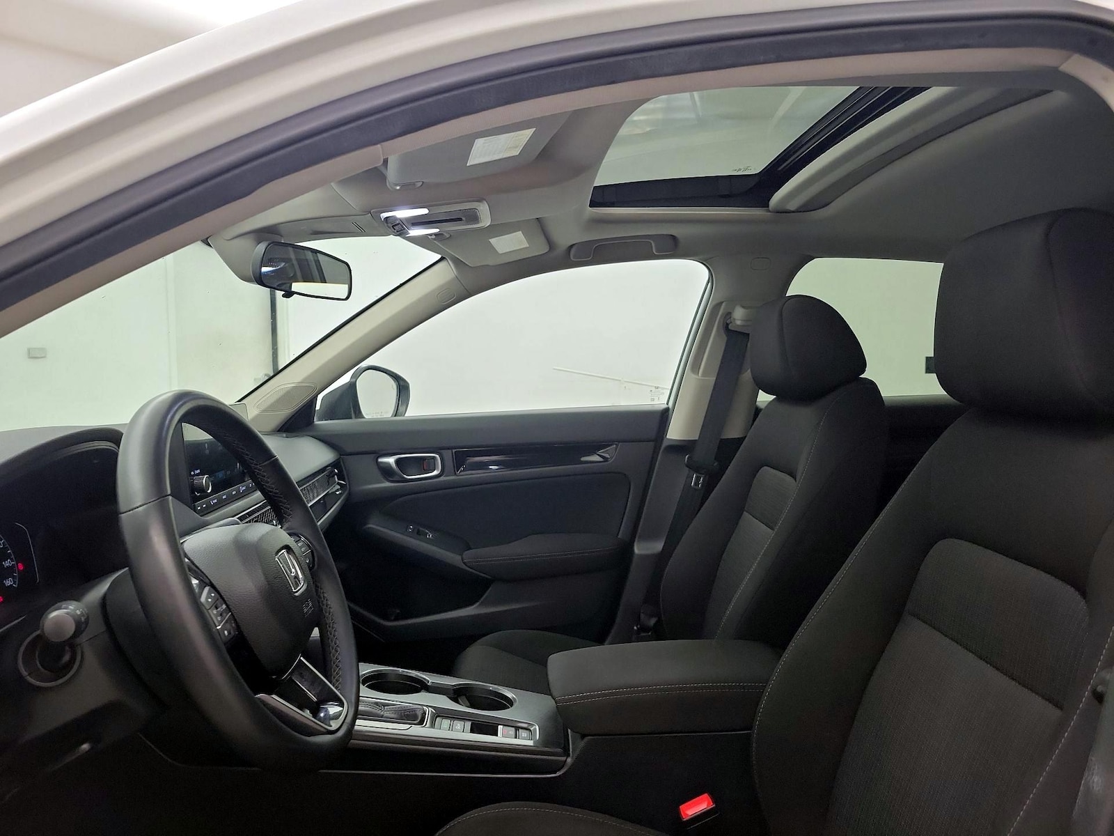 Sunroof(s) & Overhead Airbags