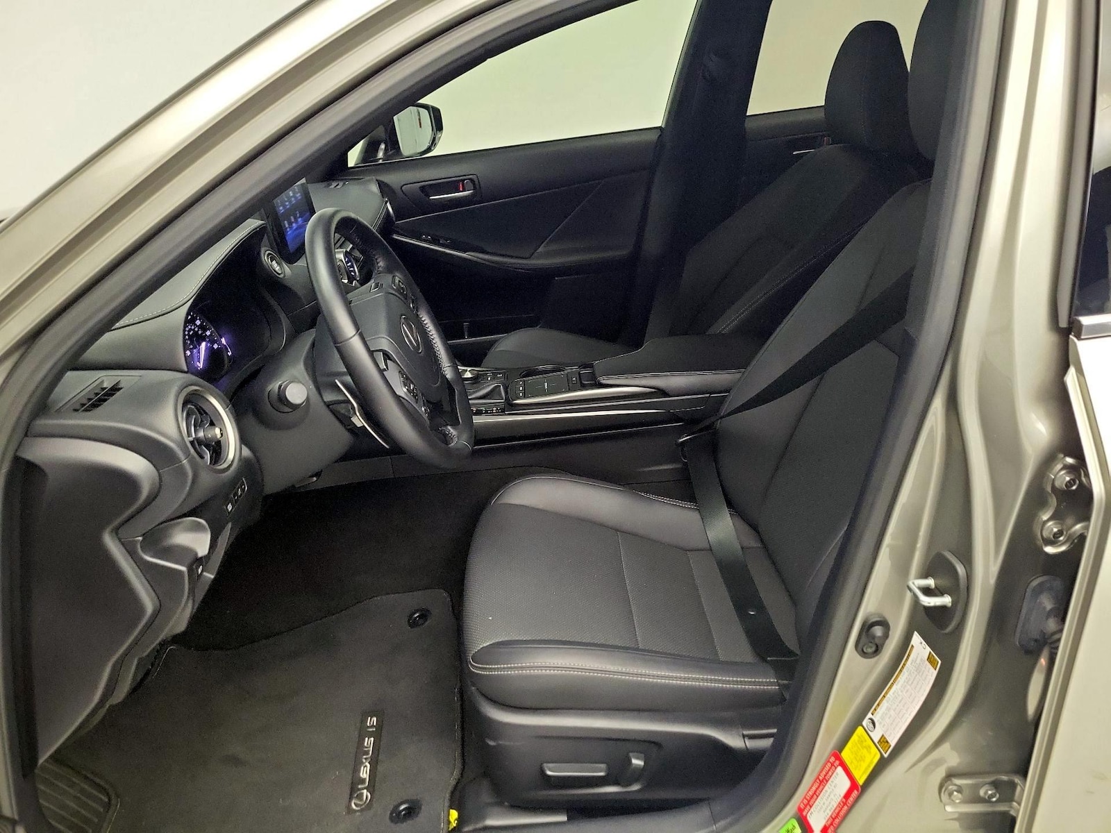 Power Seat(s) & Side Airbags