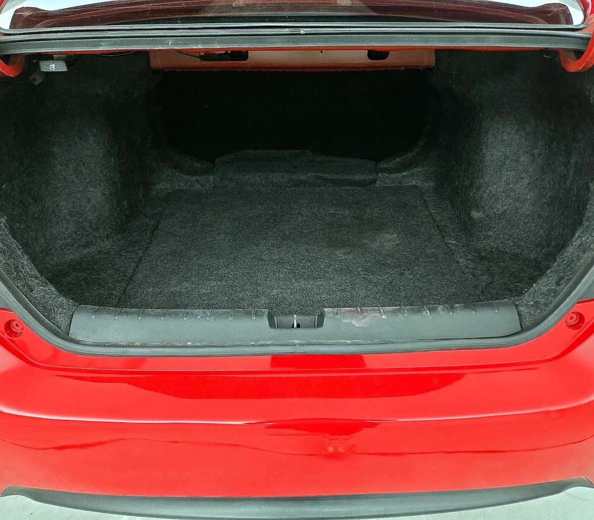 Trunk/Cargo (Seats Up)