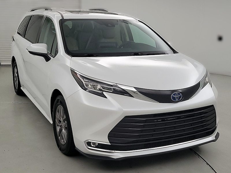 2023 Toyota Sienna Hybrid XLE