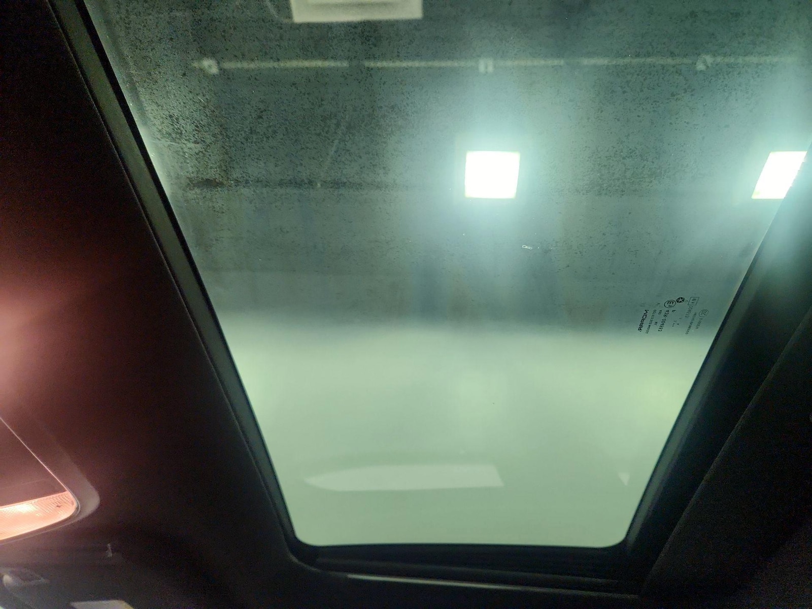 Sunroof(s) & Overhead Airbags