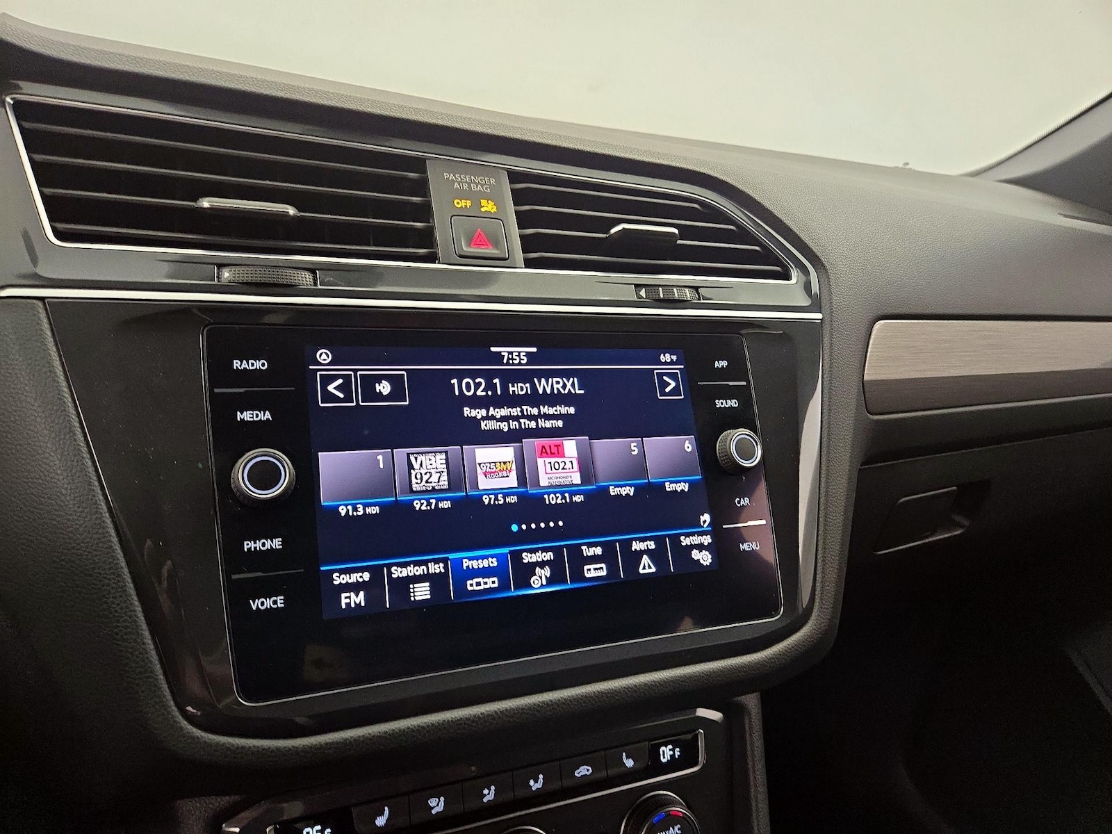 2021 Volkswagen Tiguan SE R-LINE BLACK - Photo 16