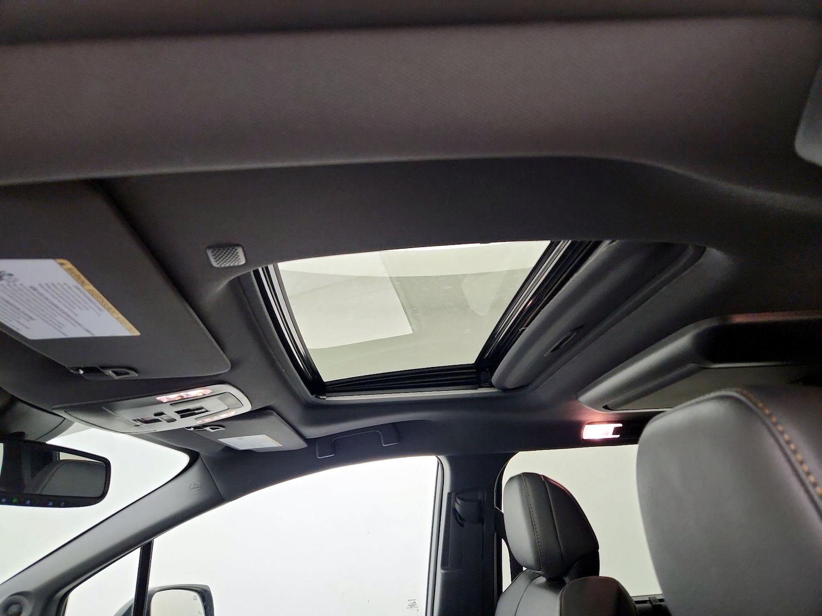 Sunroof(s) & Overhead Airbags