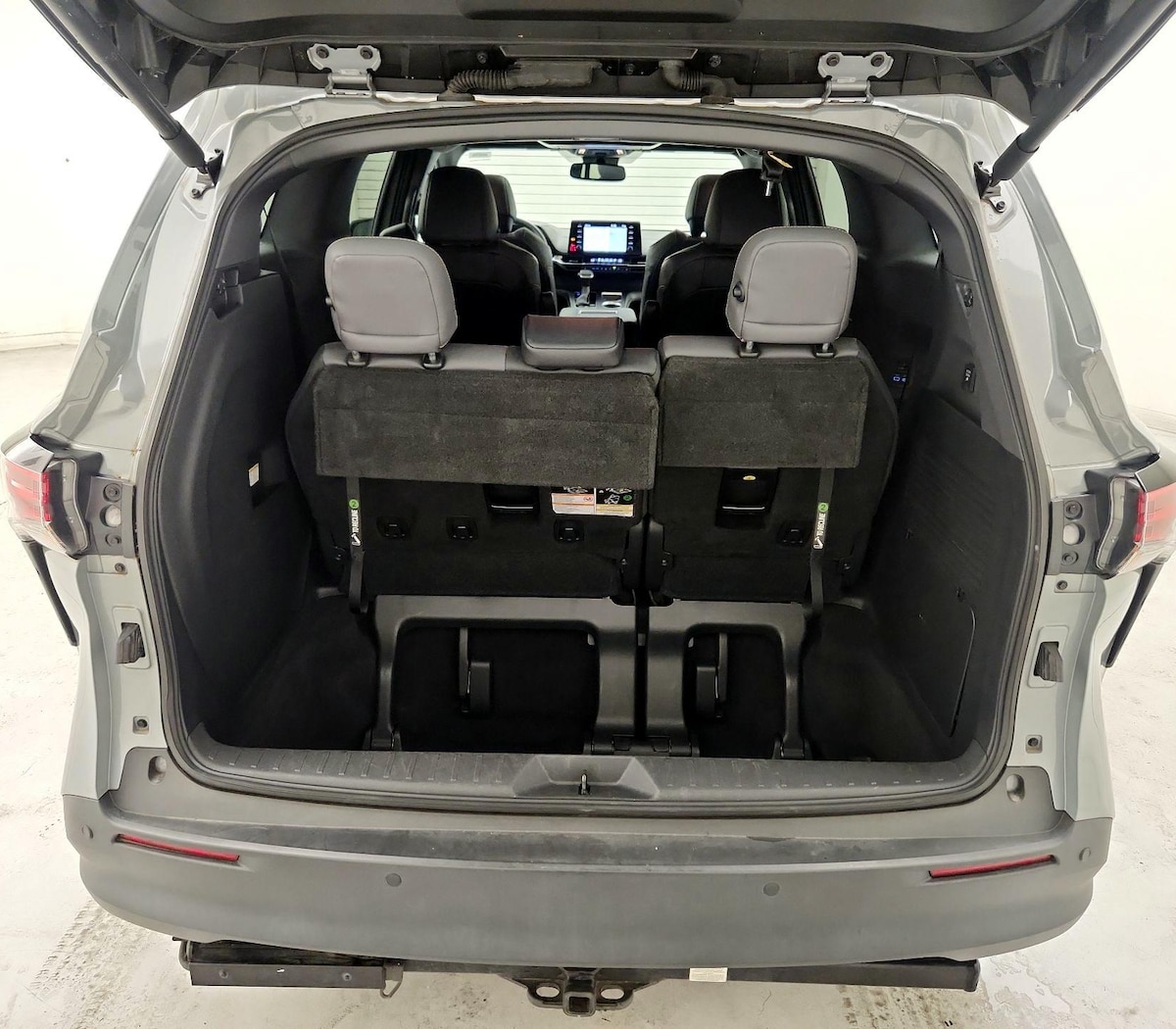 Trunk/Cargo (Seats Up)