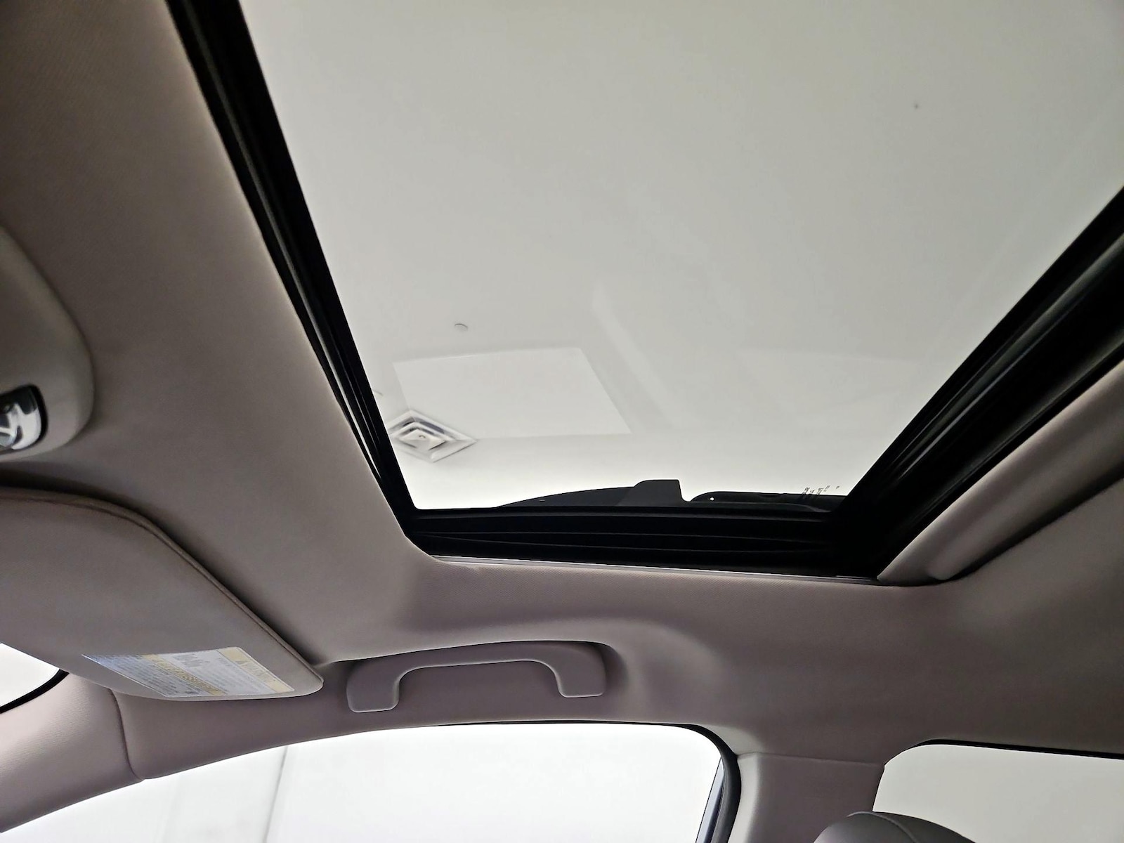 Sunroof(s) & Overhead Airbags