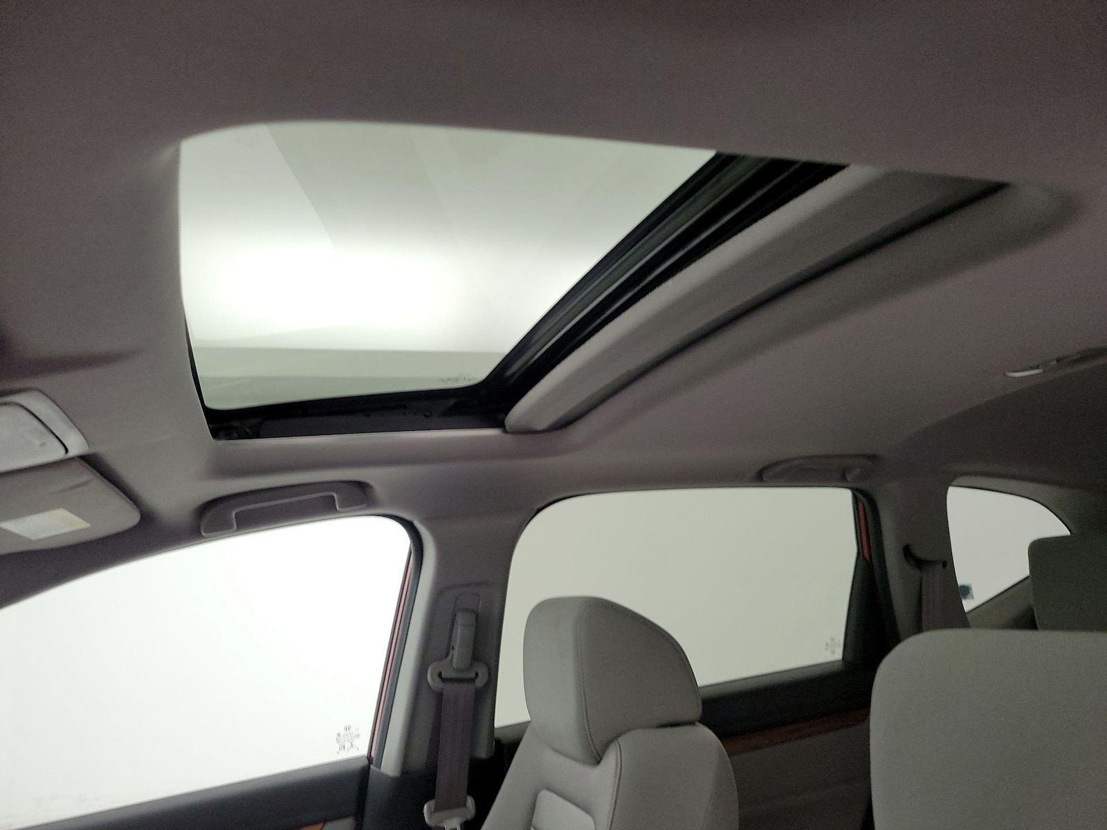 Sunroof(s) & Overhead Airbags