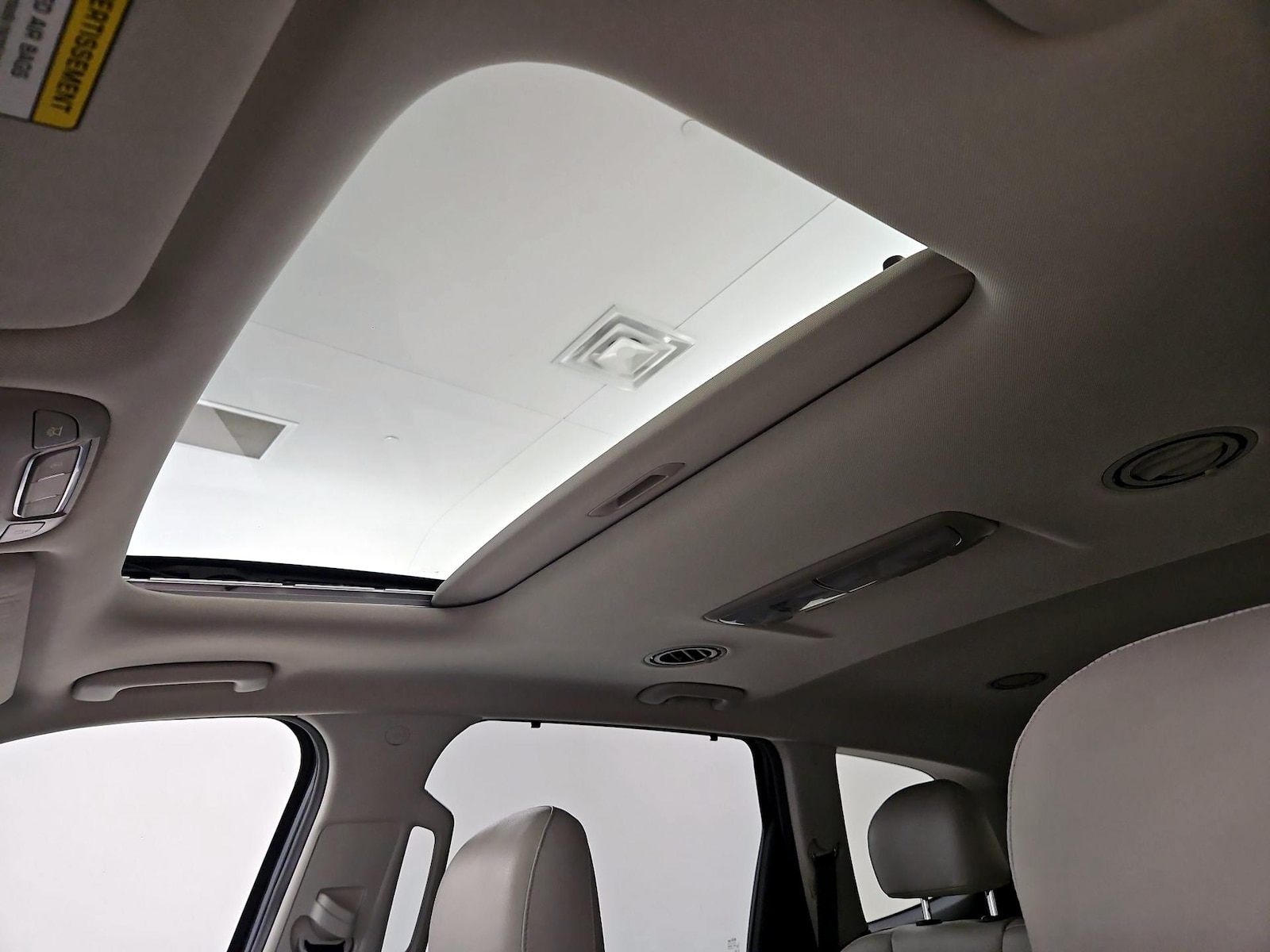 Sunroof(s) & Overhead Airbags