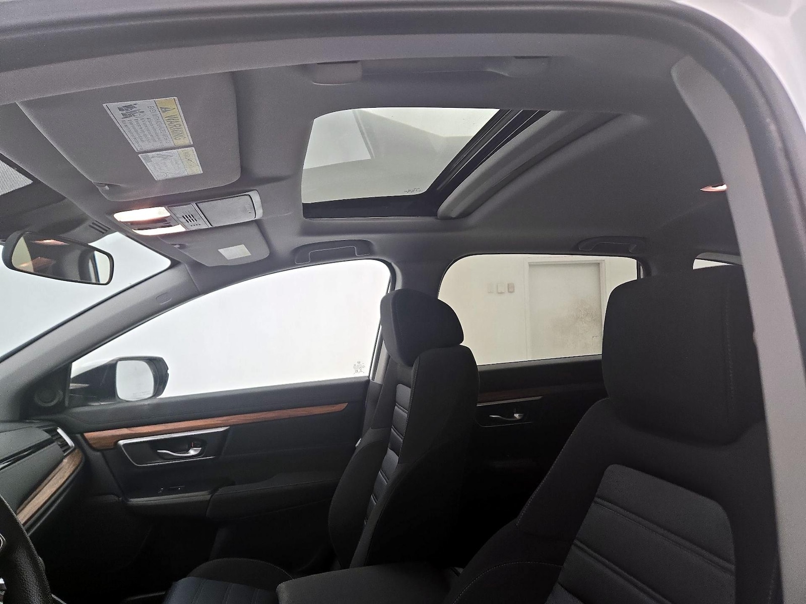 Sunroof(s) & Overhead Airbags