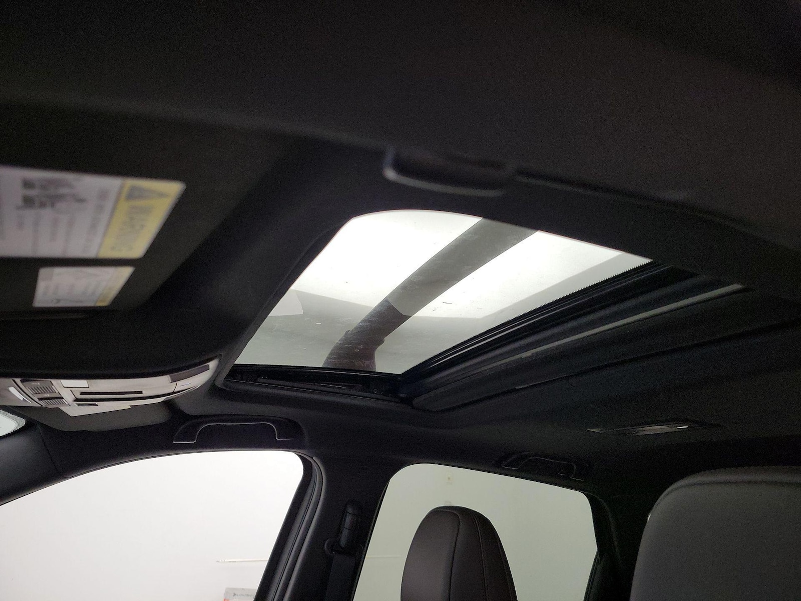 Sunroof(s) & Overhead Airbags