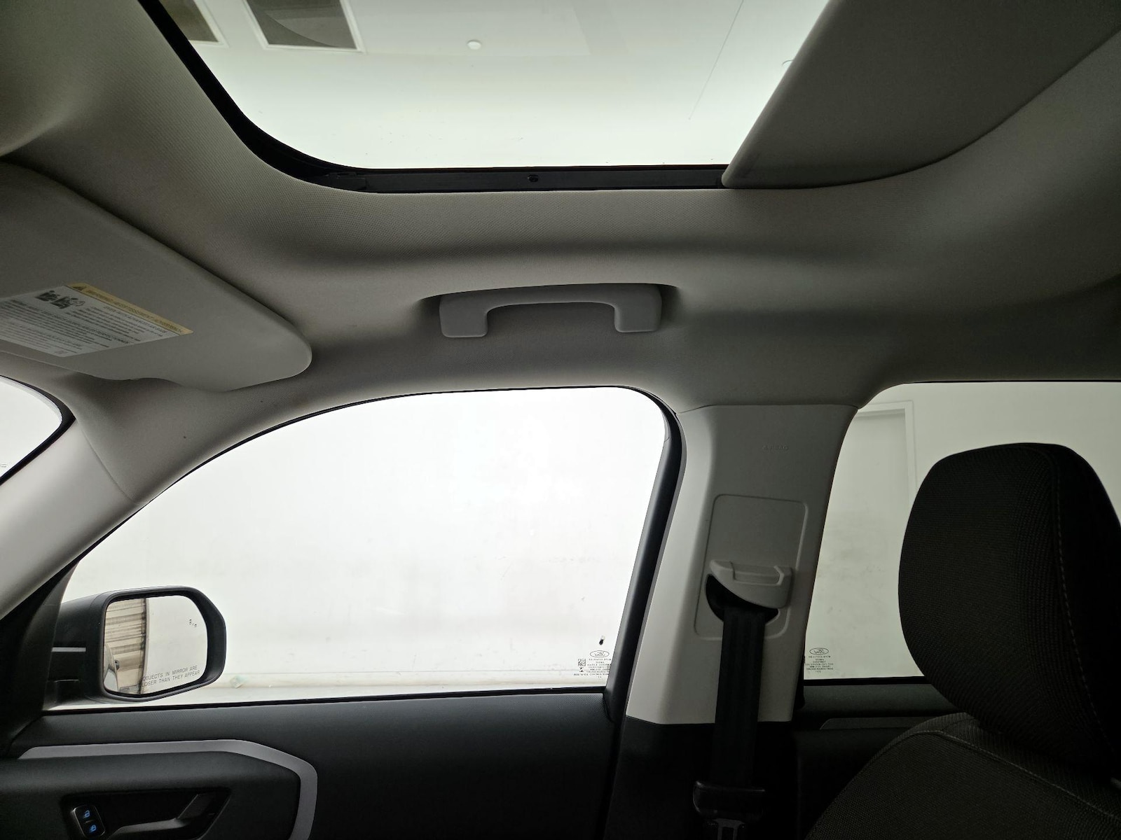 Sunroof(s) & Overhead Airbags