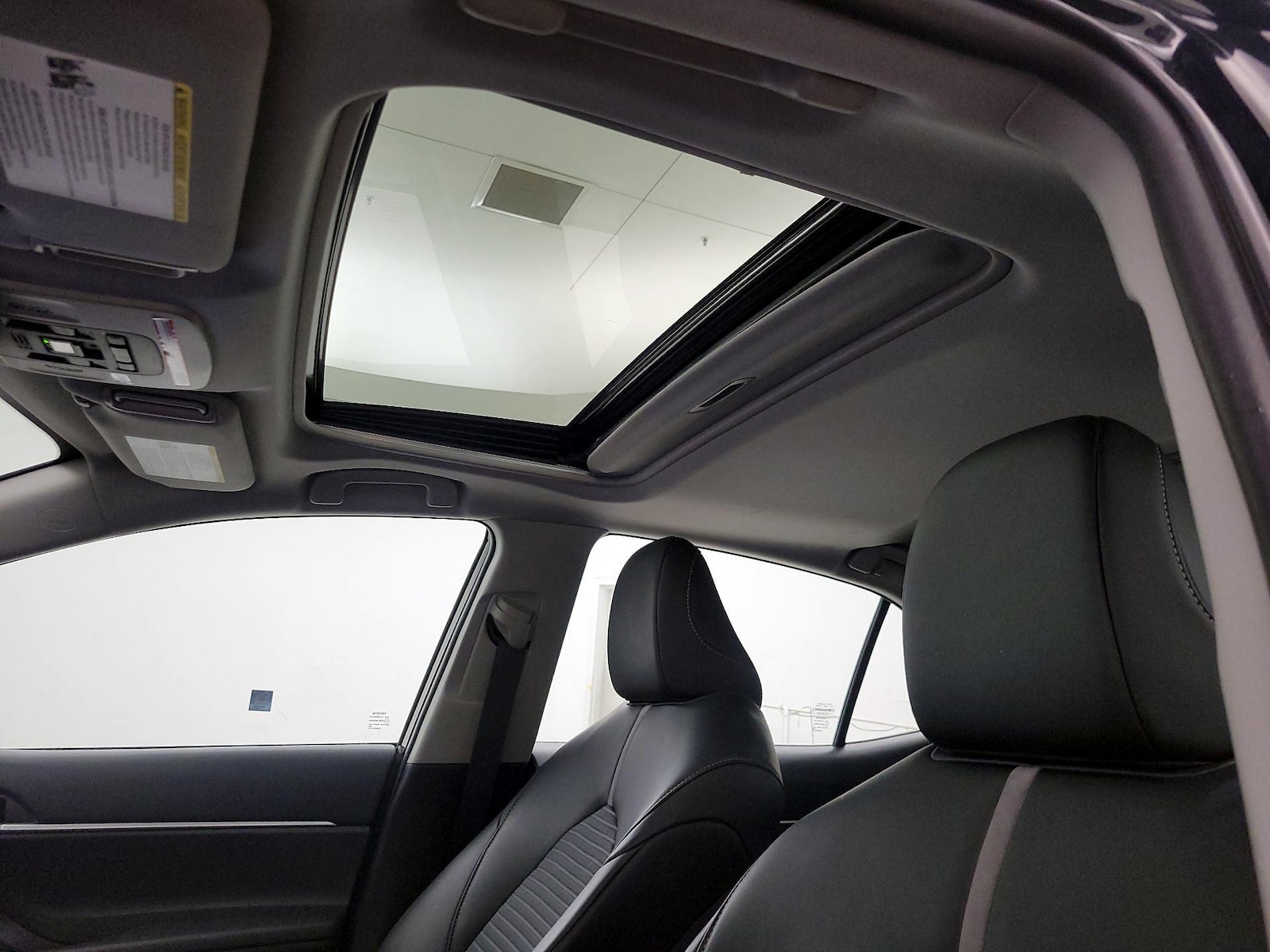 Sunroof(s) & Overhead Airbags