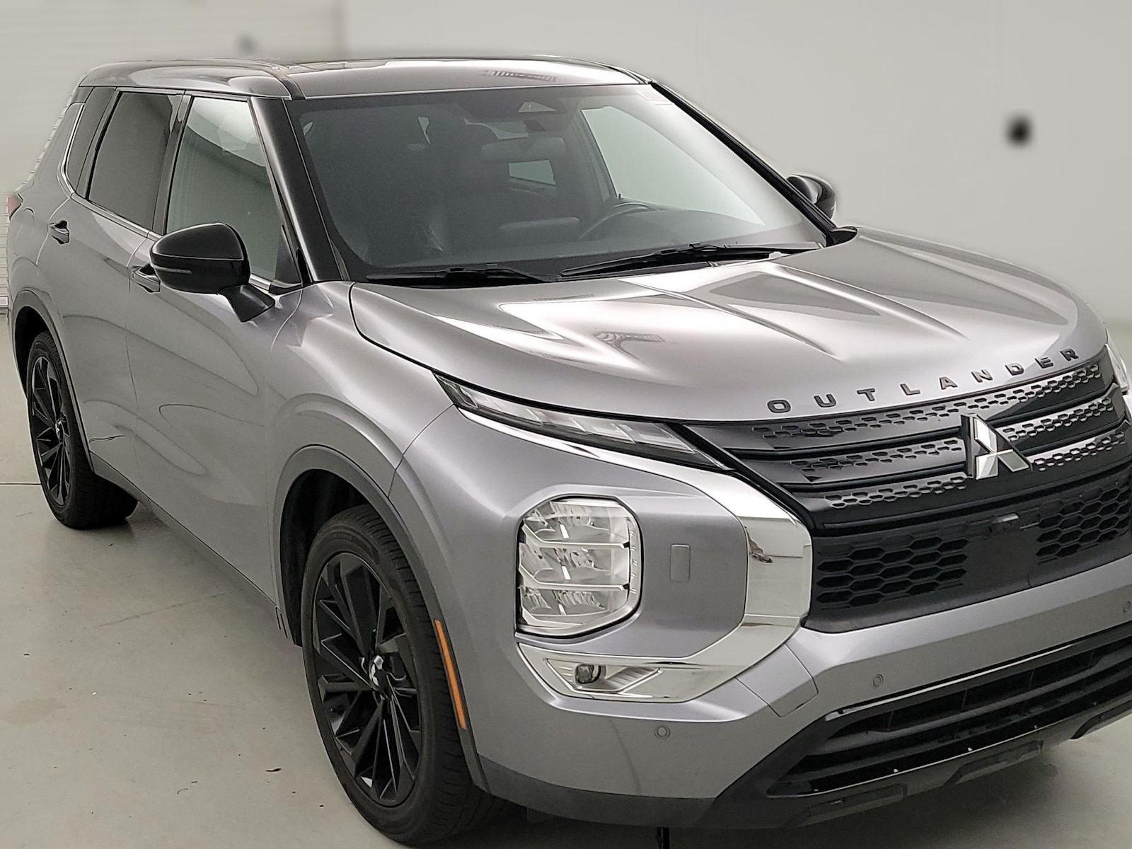 2022 Mitsubishi Outlander Black Edition