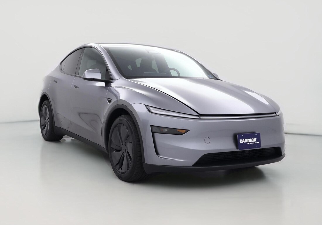 2026 Tesla Model Y Premium Rear-Wheel Drive in Gray — CarMax photo