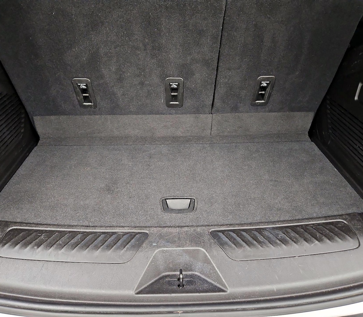 Trunk/Cargo (Seats Up)