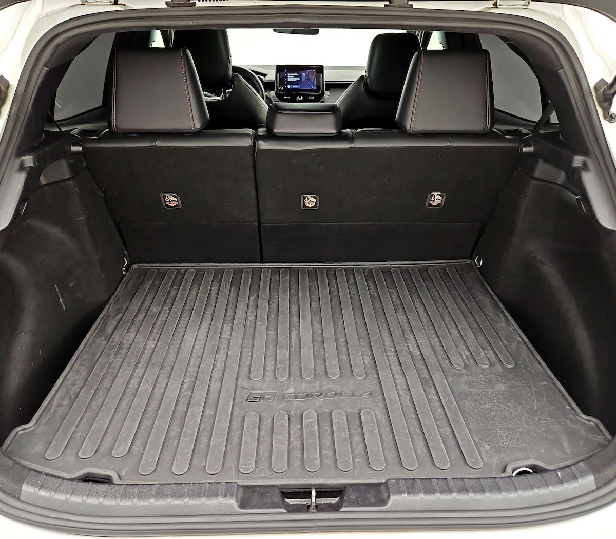 Trunk/Cargo (Seats Up)