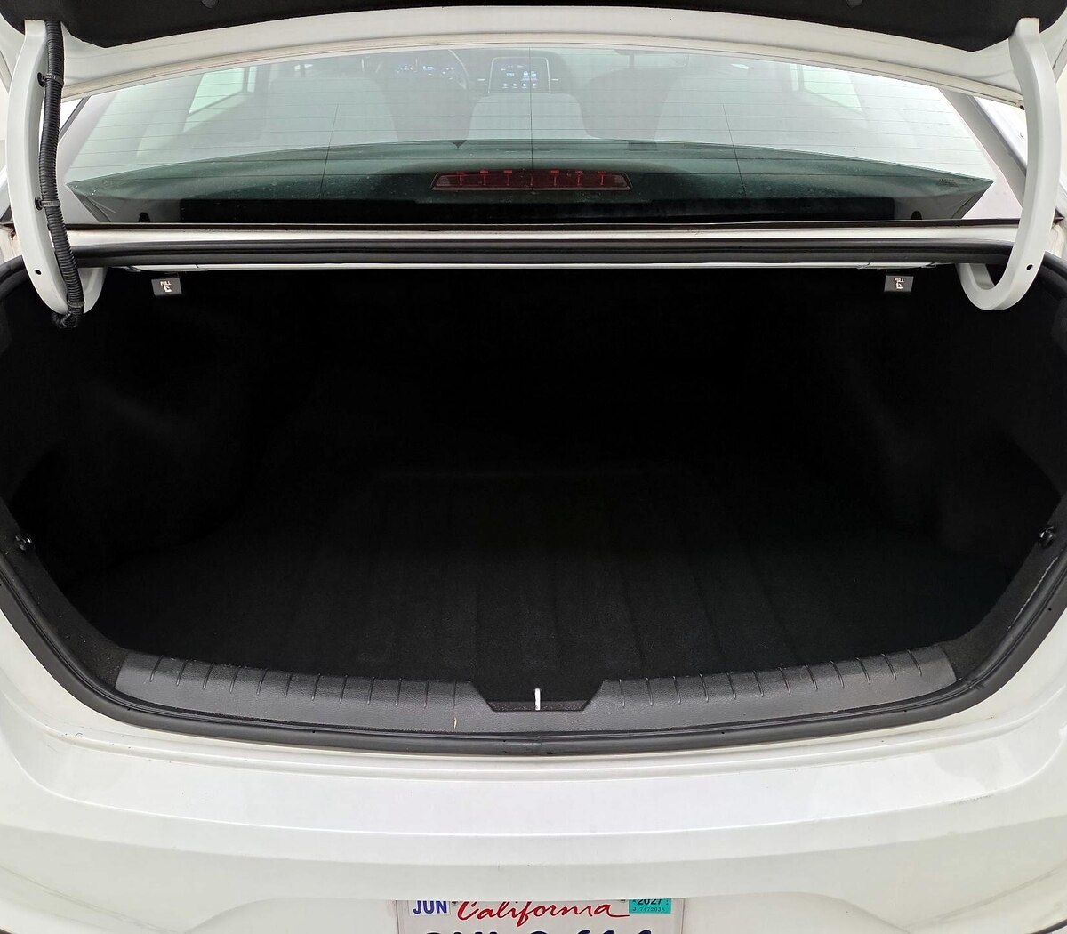 Trunk/Cargo (Seats Up)
