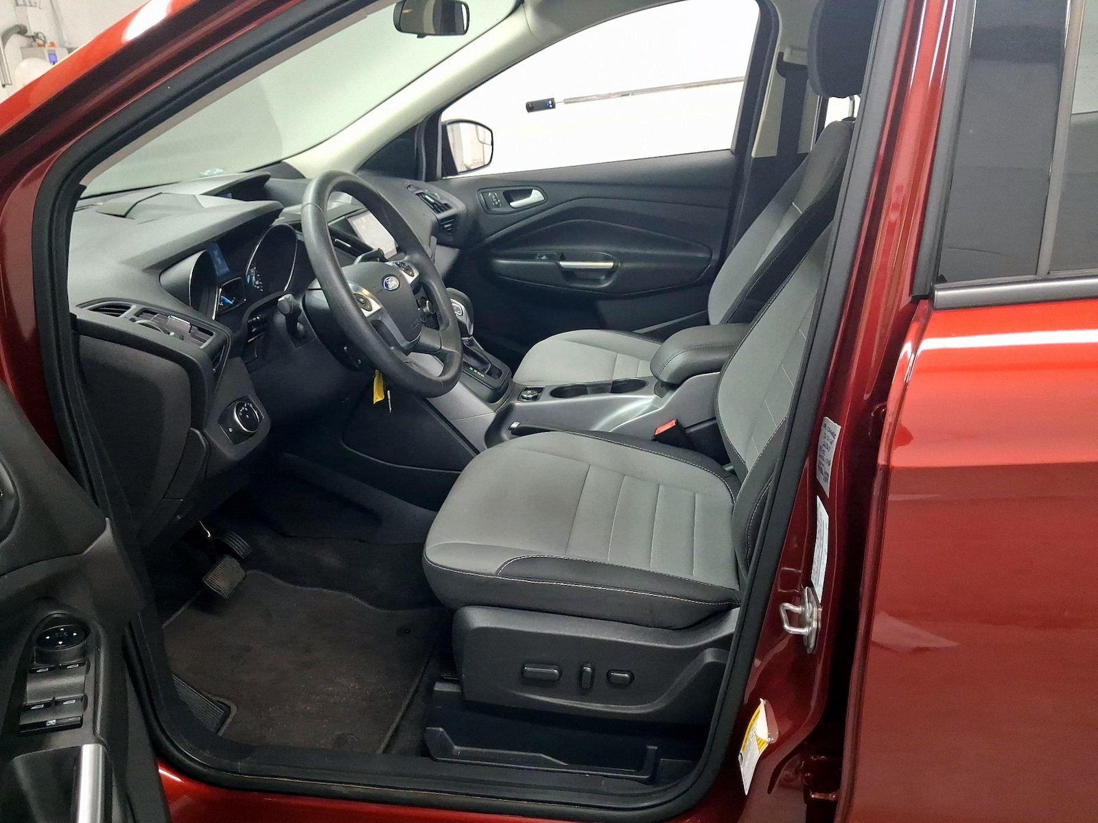 Power Seat(s) & Side Airbags