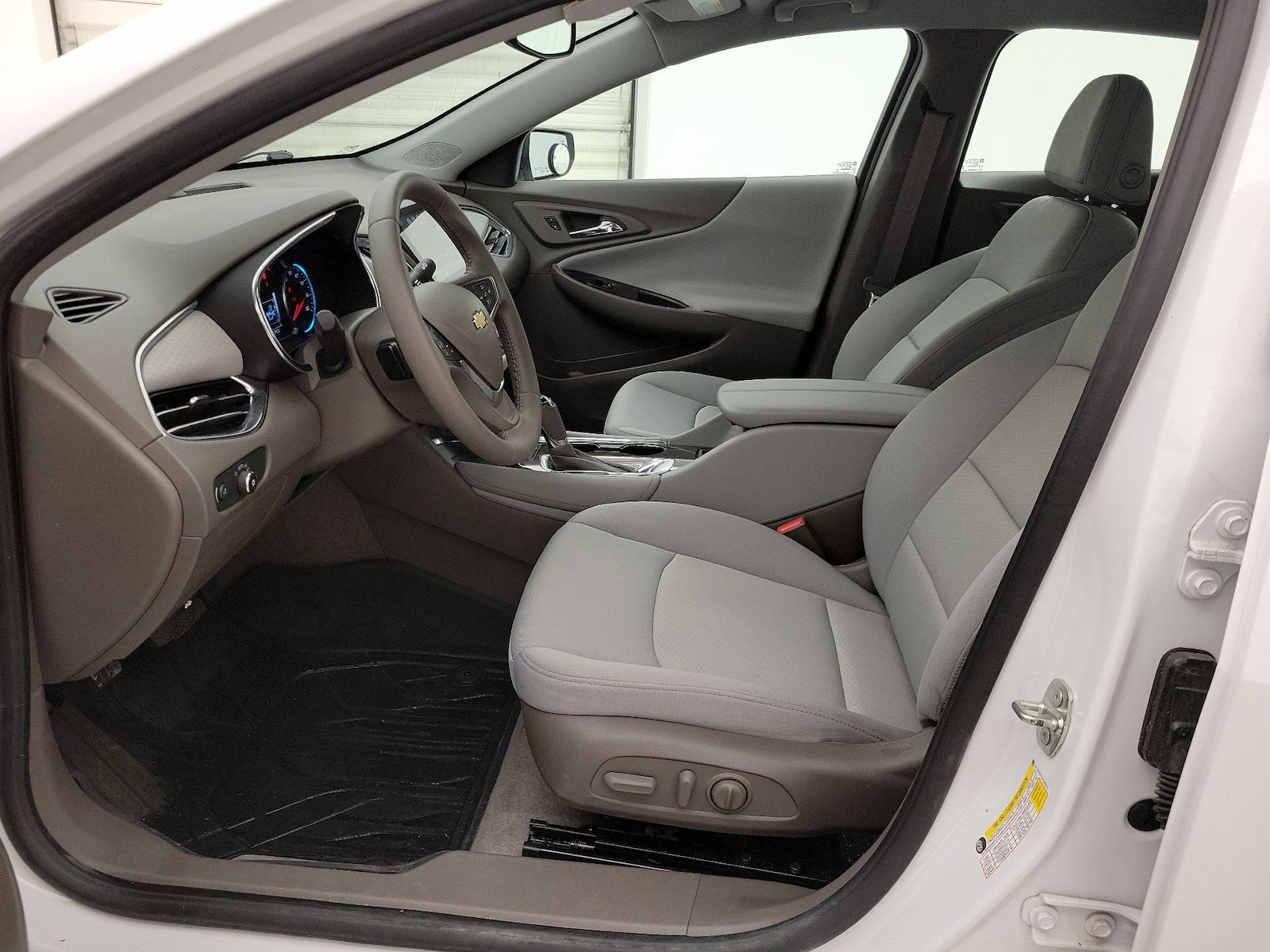 Power Seat(s) & Side Airbags