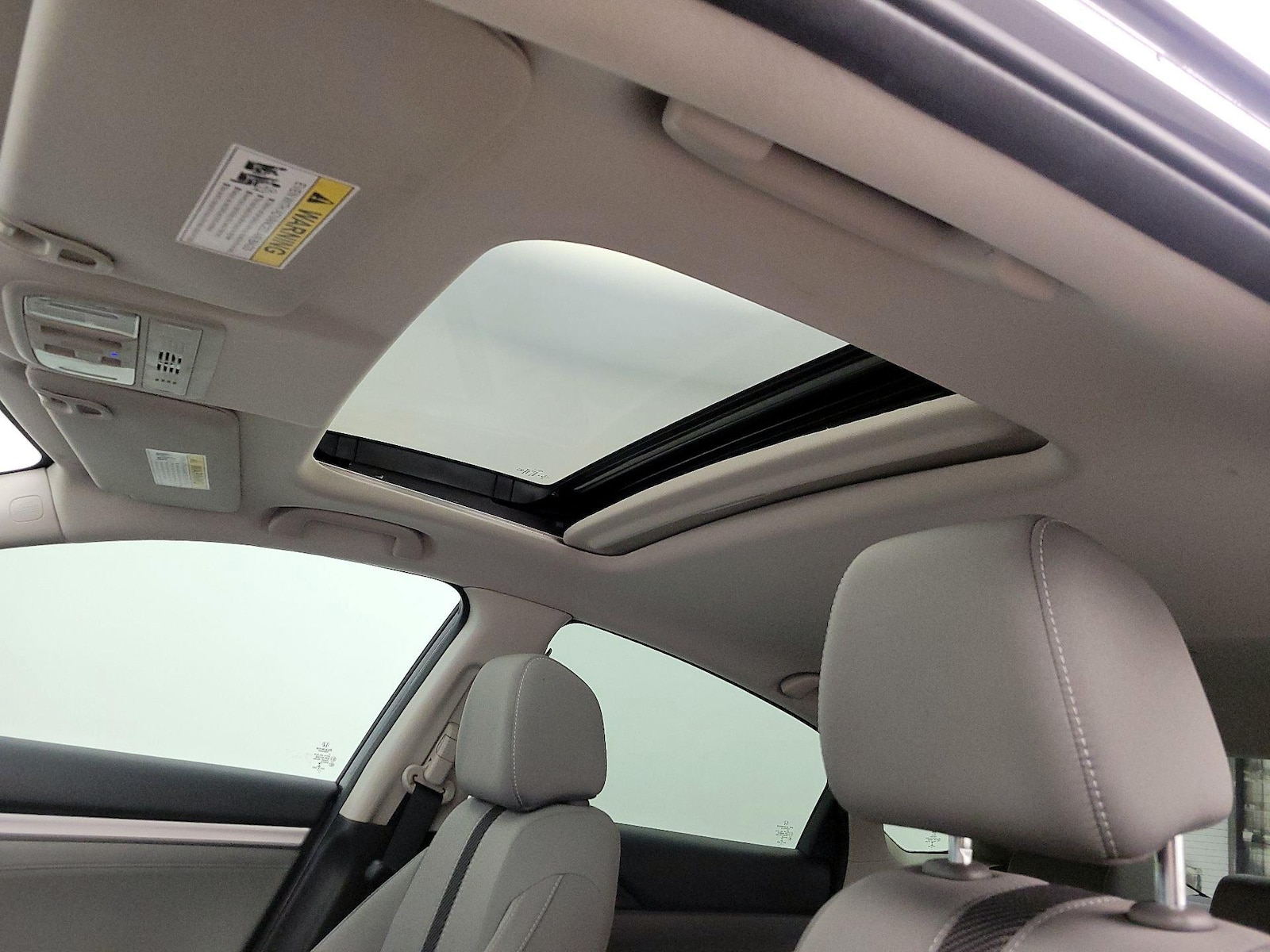Sunroof(s) & Overhead Airbags