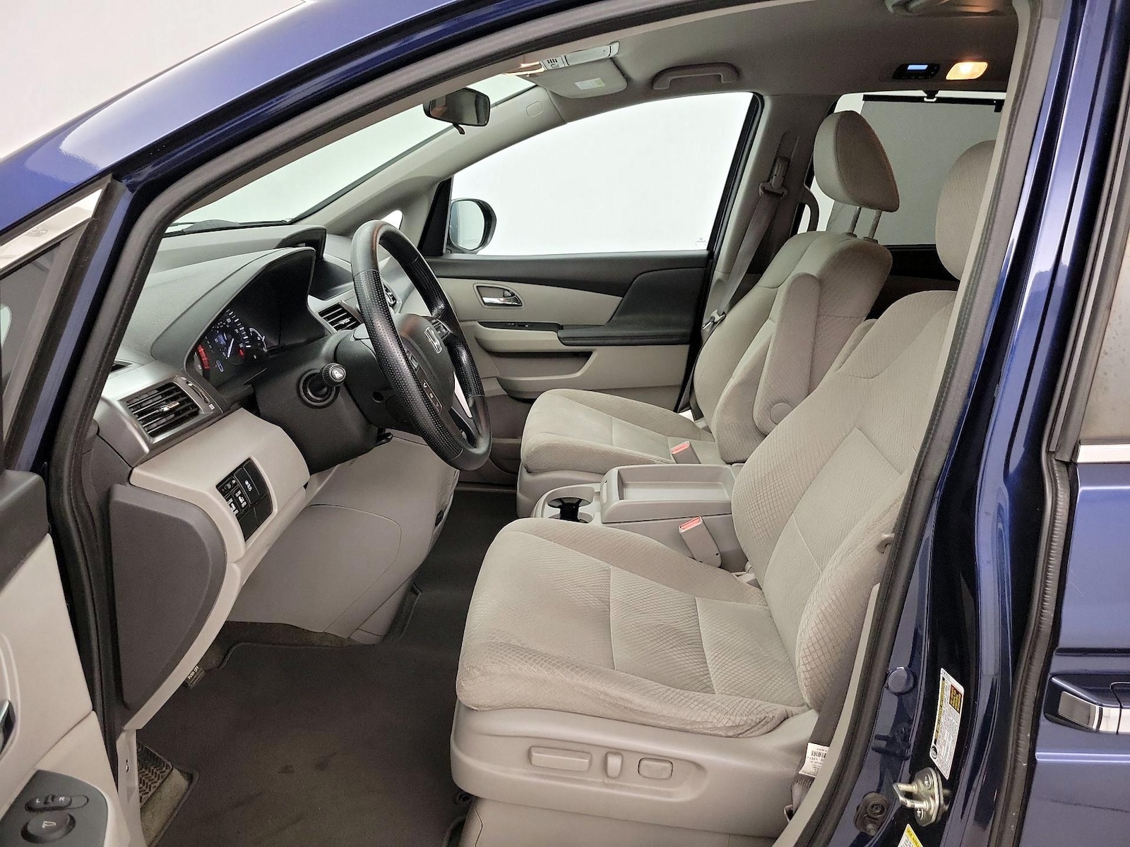Power Seat(s) & Side Airbags