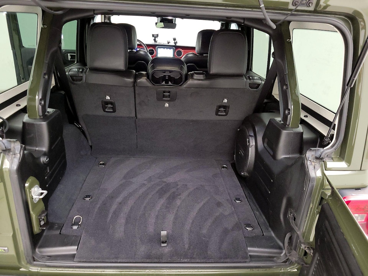 Trunk/Cargo (Seats Up)