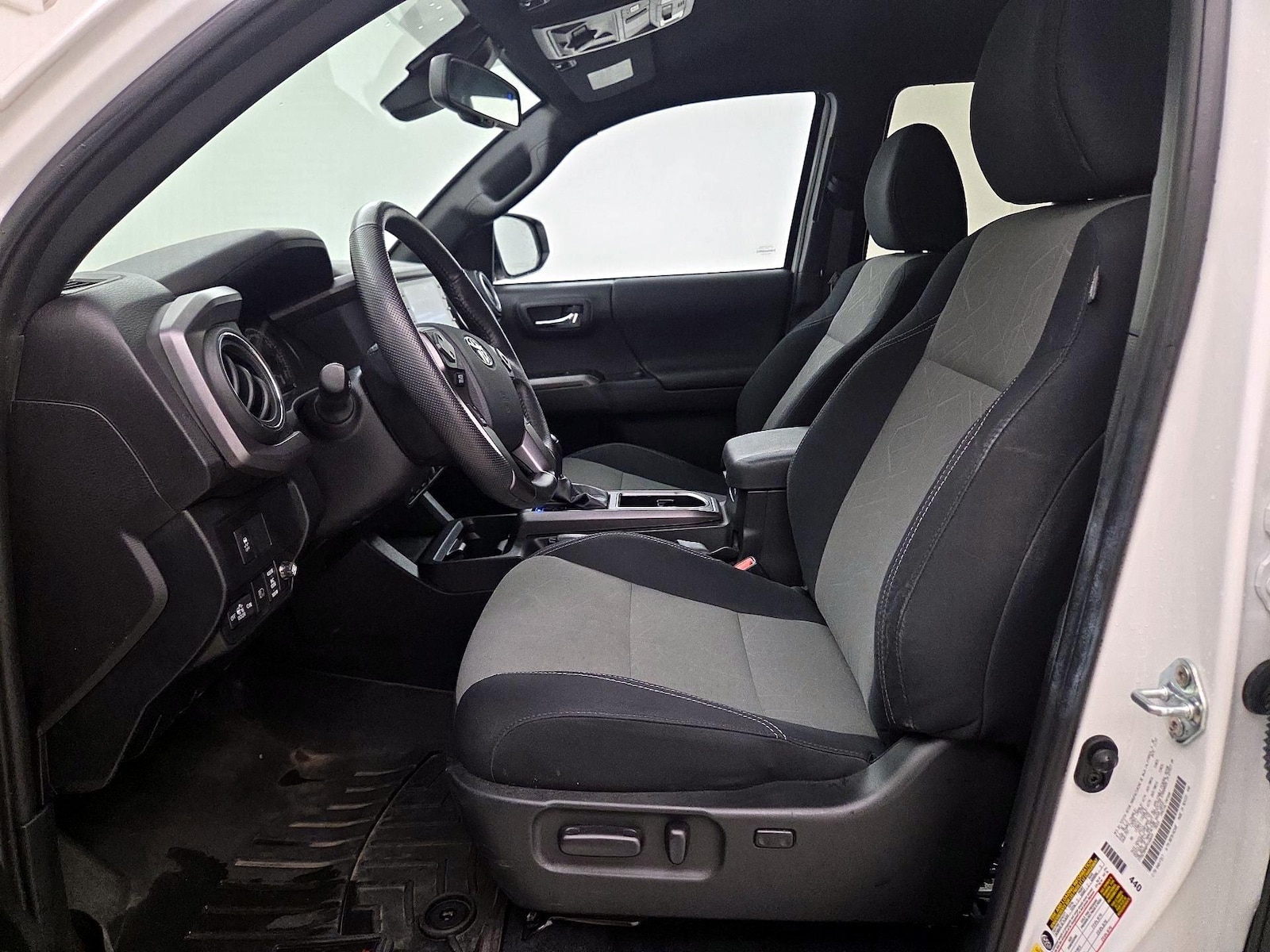 Power Seat(s) & Side Airbags