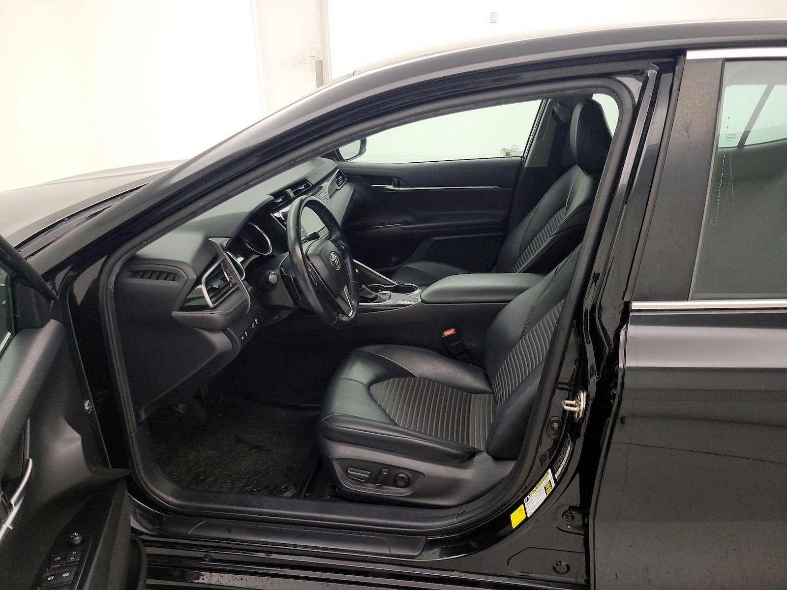 Power Seat(s) & Side Airbags