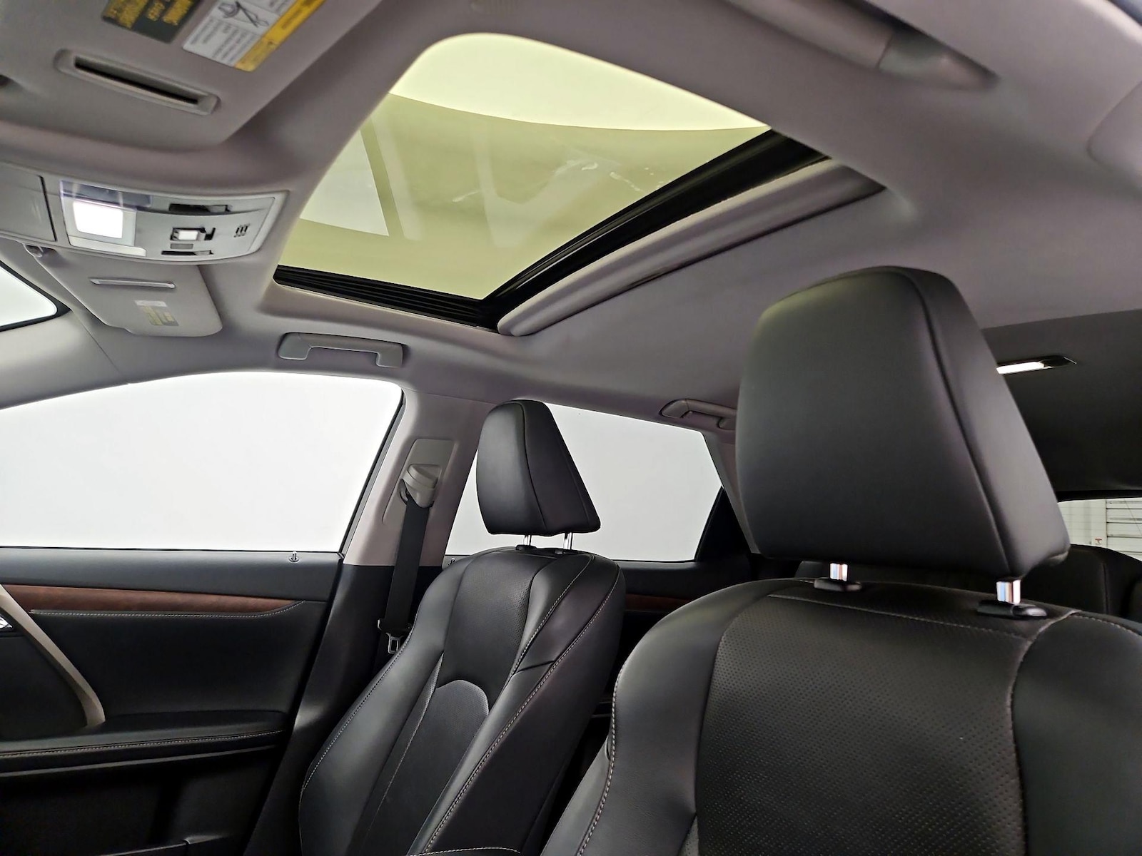 Sunroof(s) & Overhead Airbags