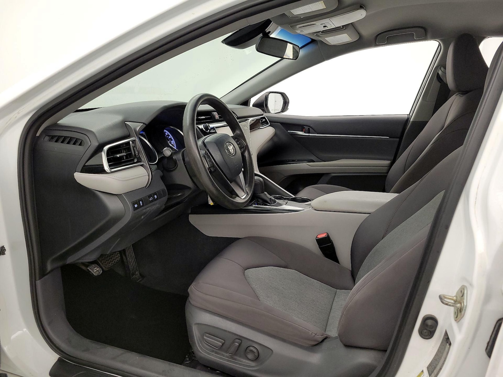 Power Seat(s) & Side Airbags