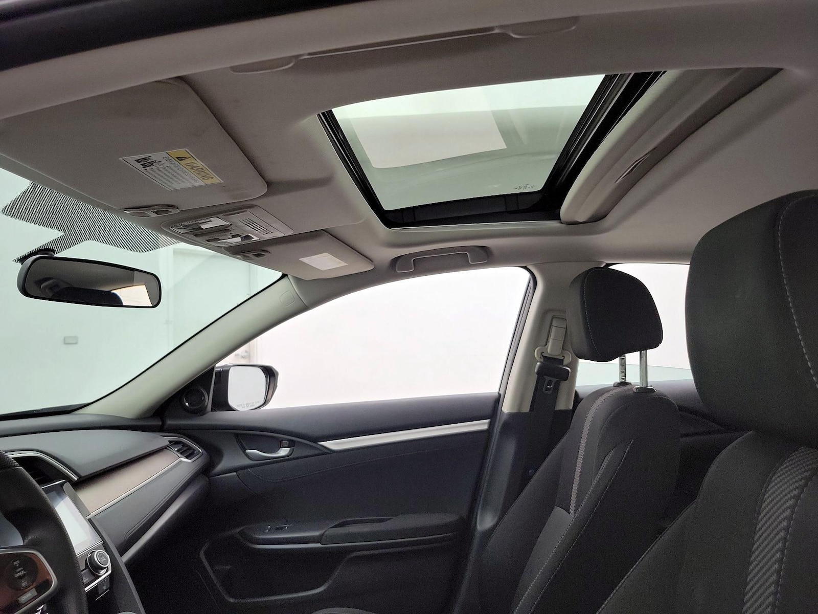Sunroof(s) & Overhead Airbags
