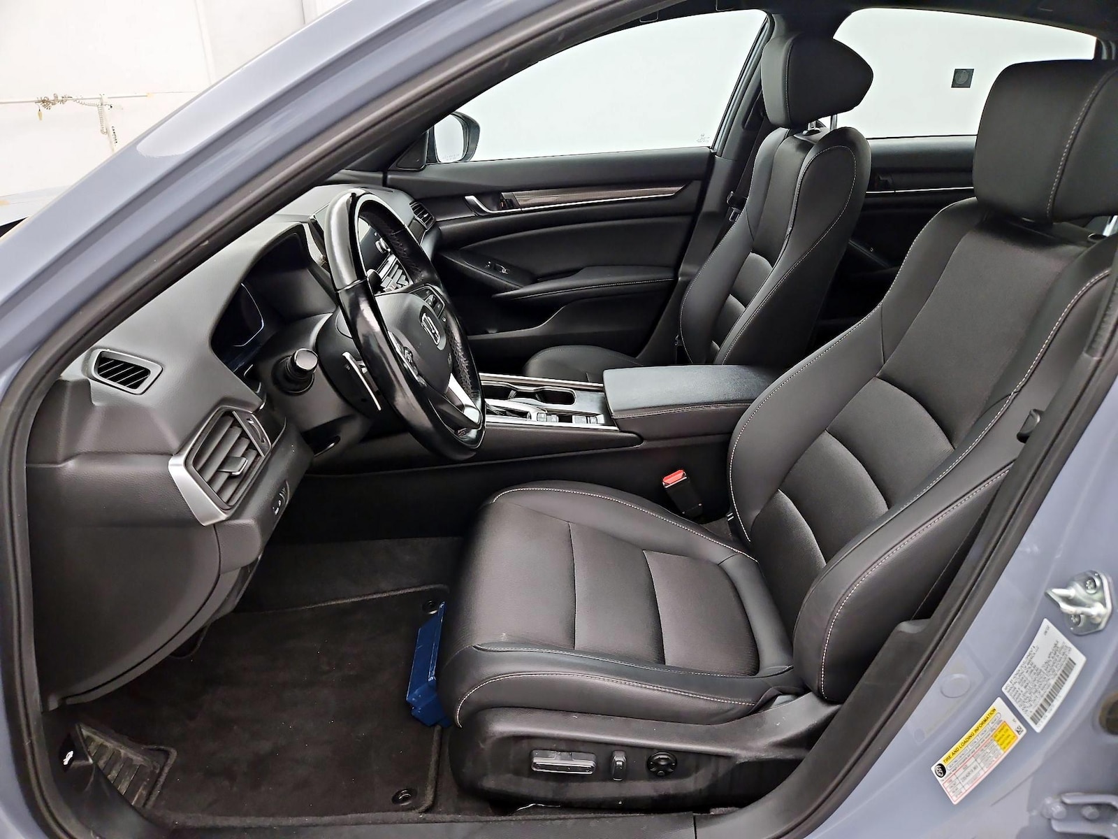 Power Seat(s) & Side Airbags