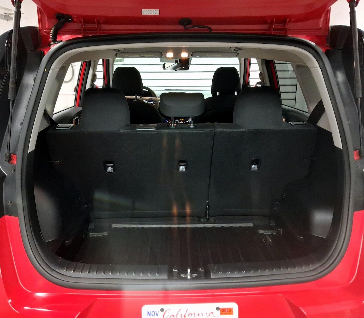 Trunk/Cargo (Seats Up)