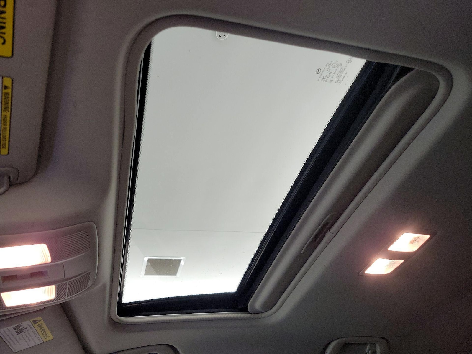 Sunroof(s) & Overhead Airbags