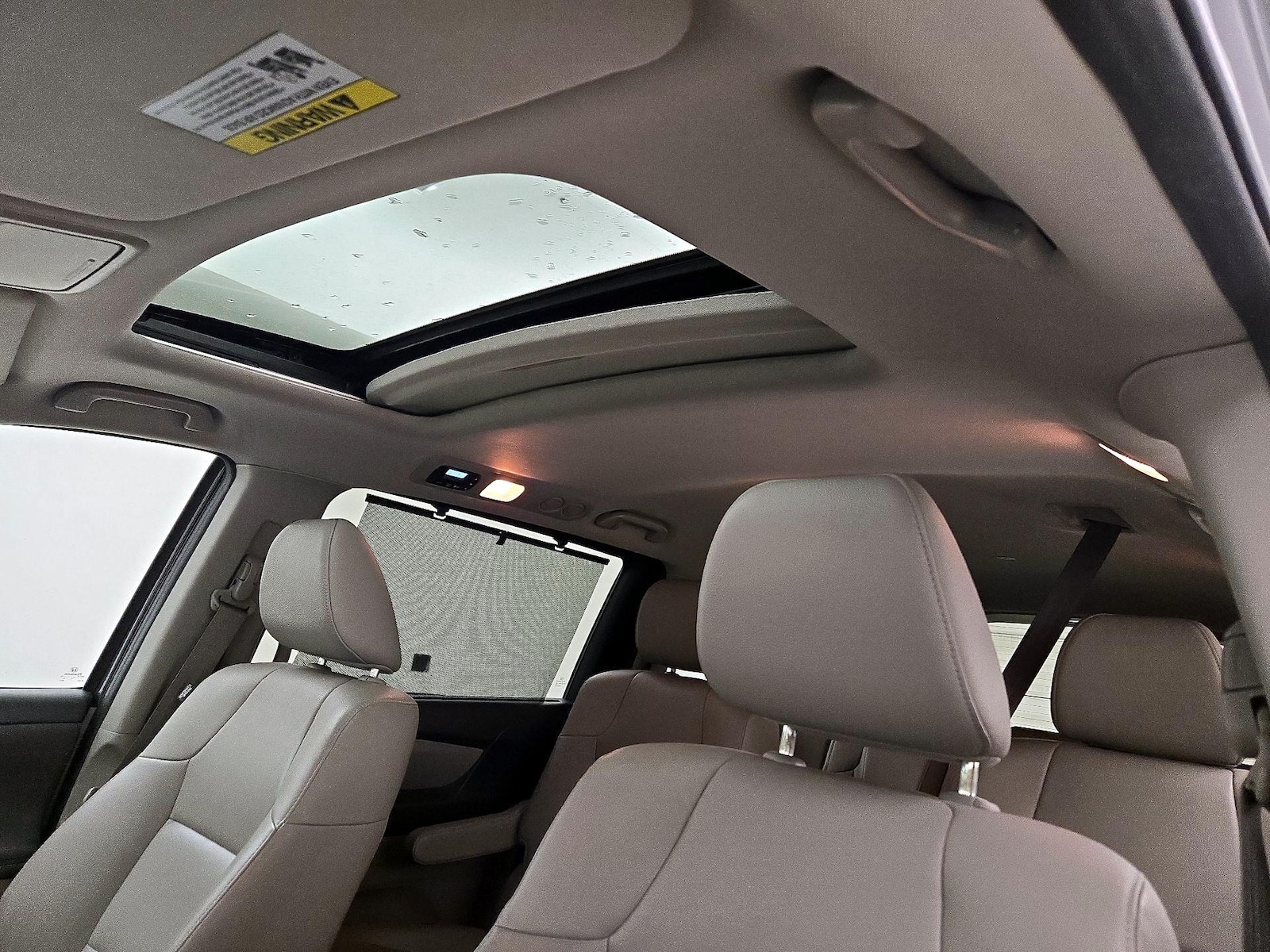 Sunroof(s) & Overhead Airbags