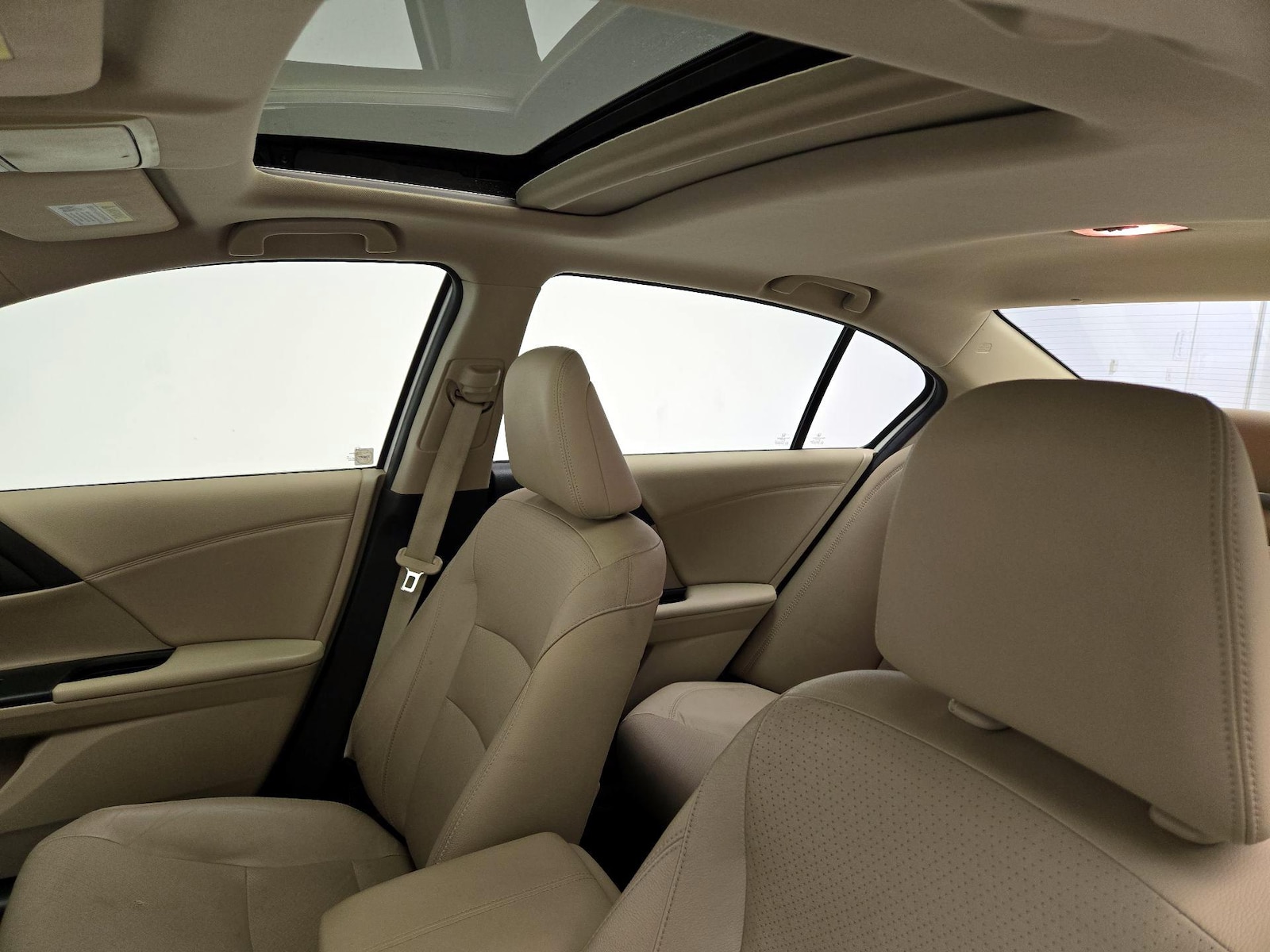 Sunroof(s) & Overhead Airbags