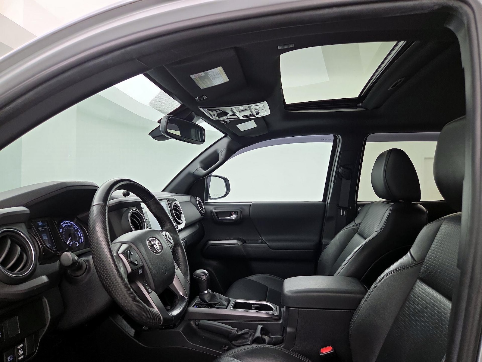 Sunroof(s) & Overhead Airbags
