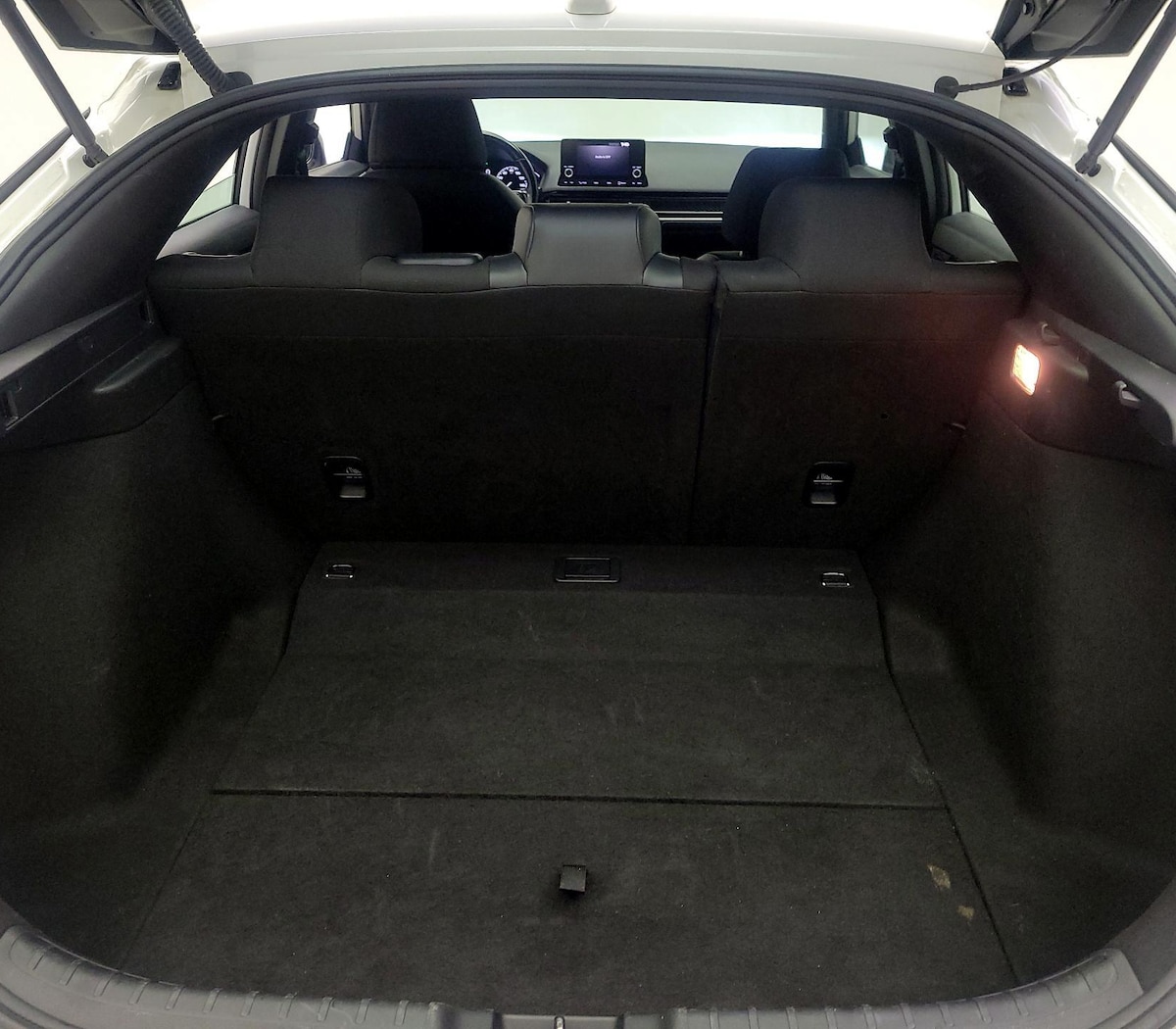 Trunk/Cargo (Seats Up)