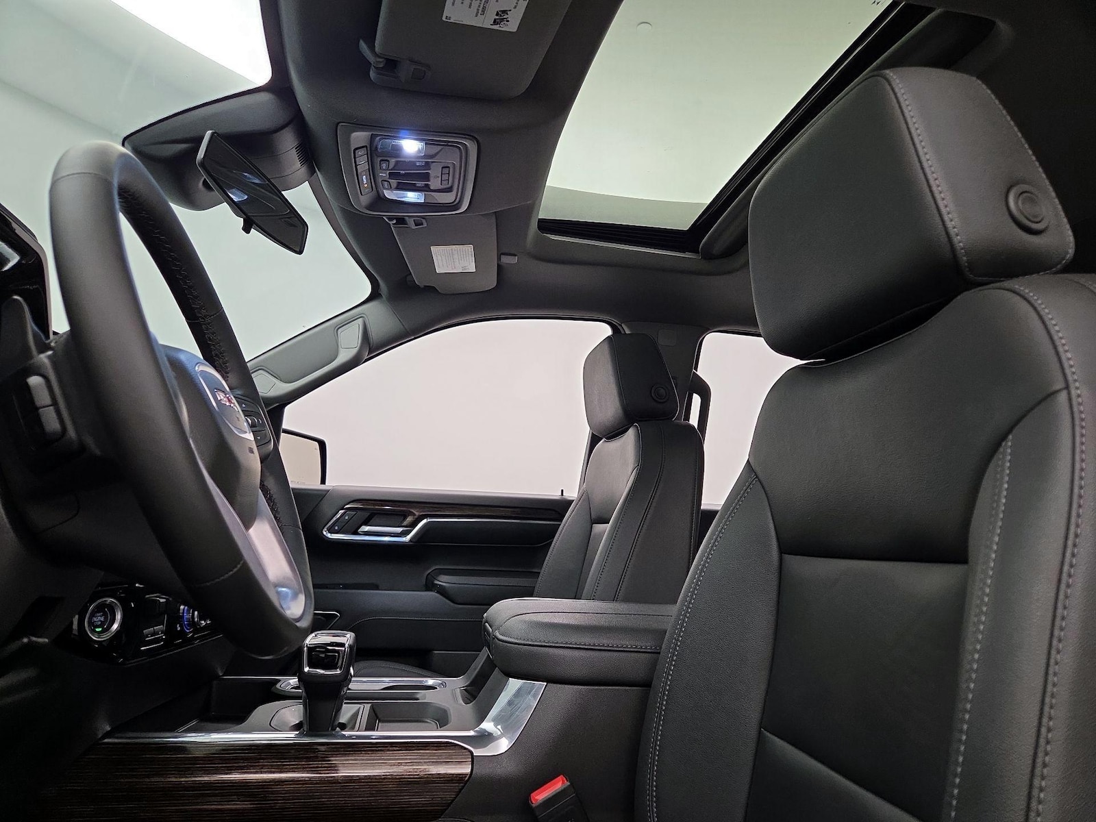 Sunroof(s) & Overhead Airbags