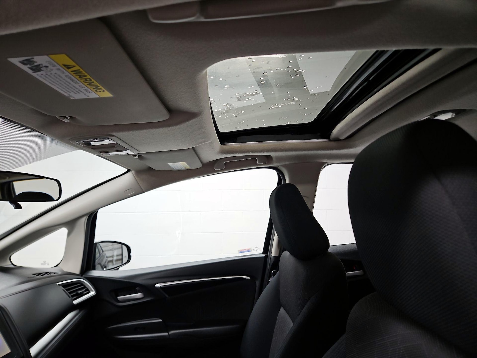 Sunroof(s) & Overhead Airbags