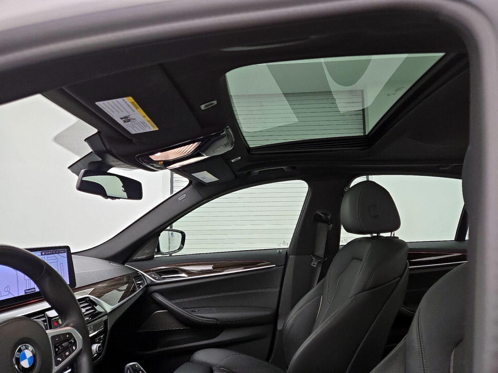 Sunroof(s) & Overhead Airbags