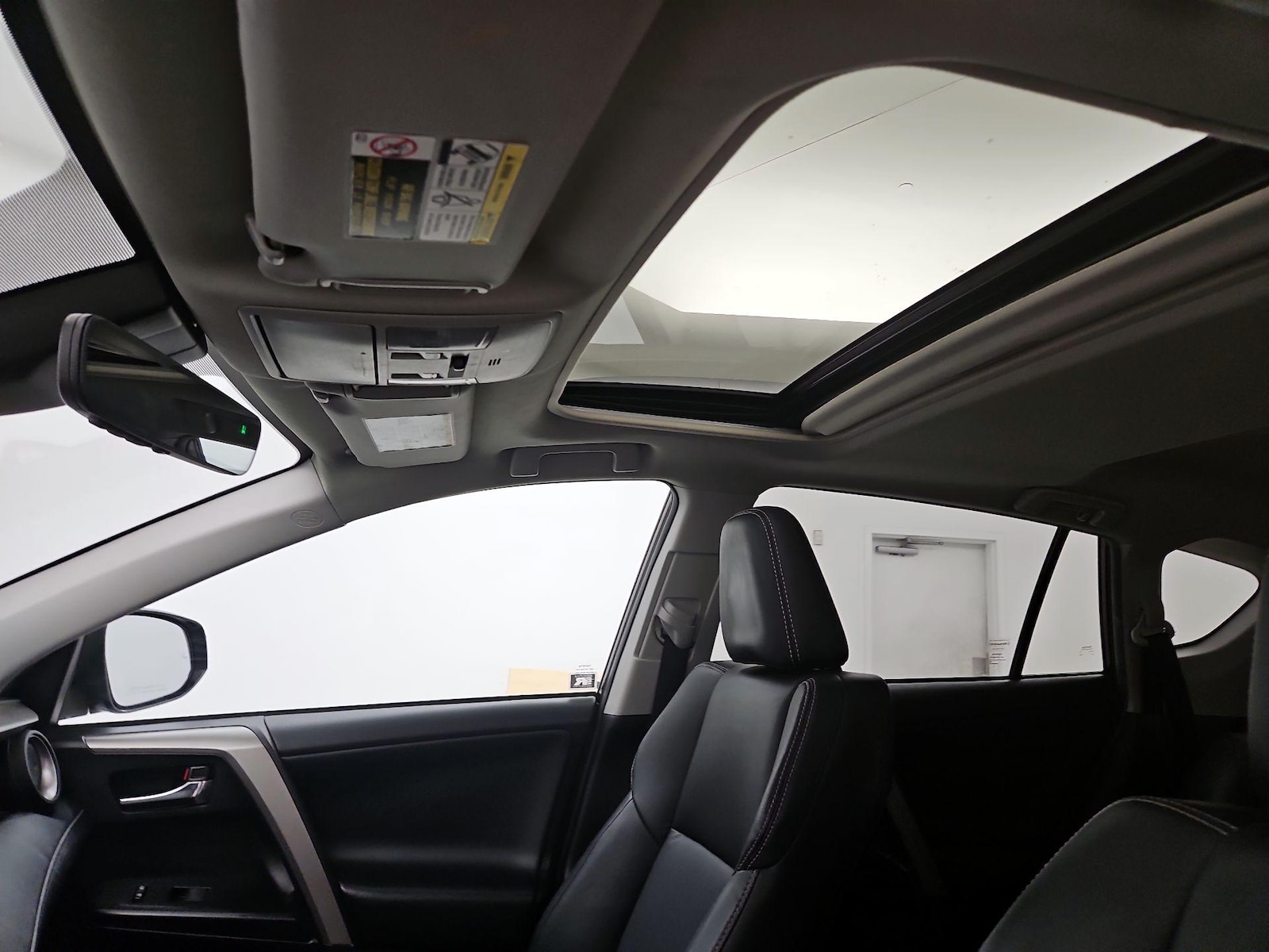 Sunroof(s) & Overhead Airbags